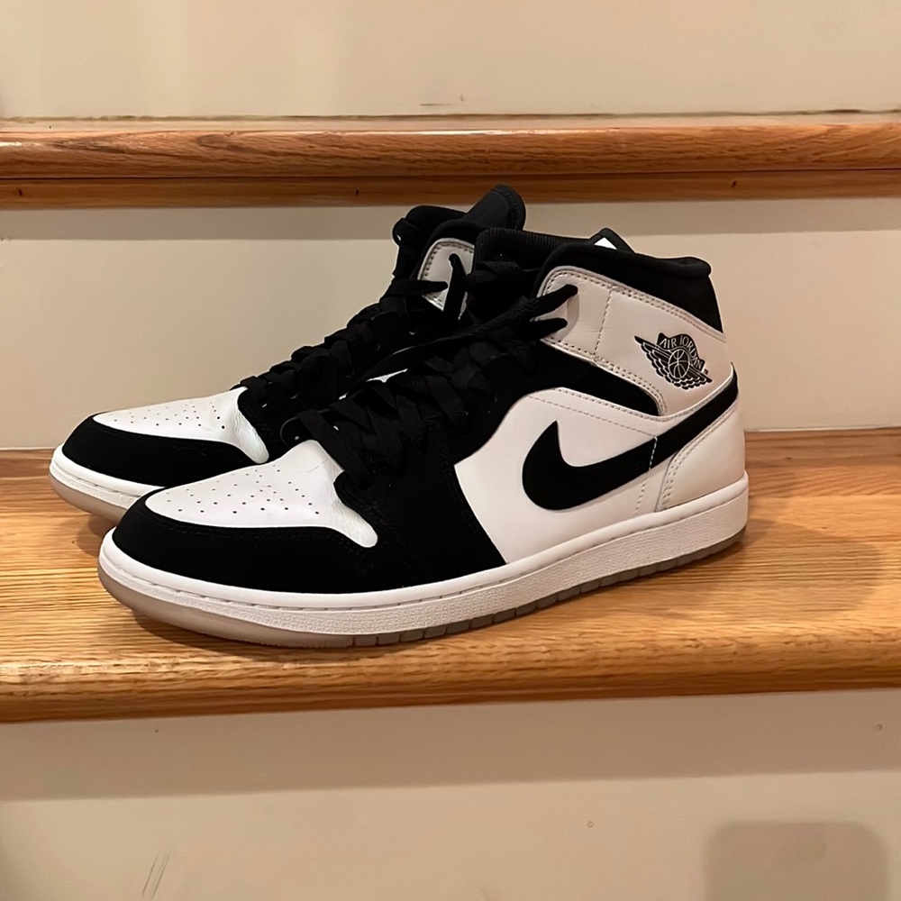 Nike Air Jordan 1 Mid “Diamond”